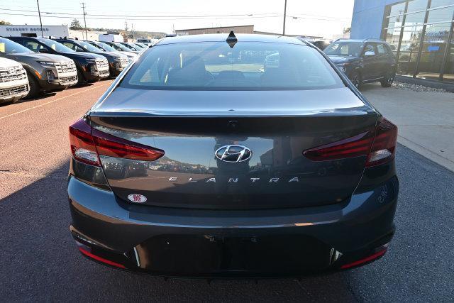 2020 Hyundai Elantra - $15,497