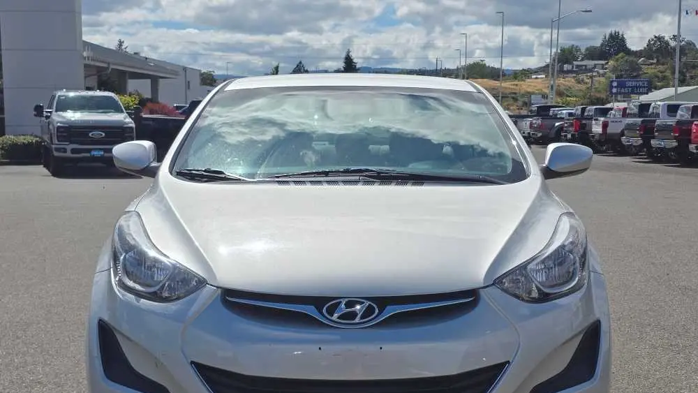 2015 Hyundai ELANTRA SE