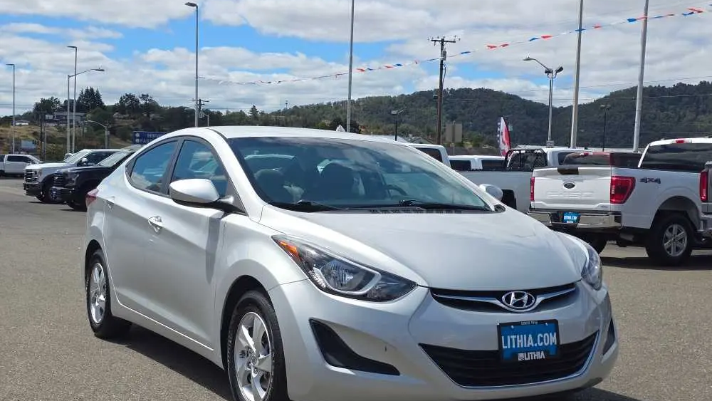 2015 Hyundai ELANTRA SE