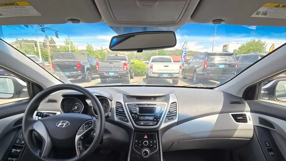 2015 Hyundai ELANTRA SE