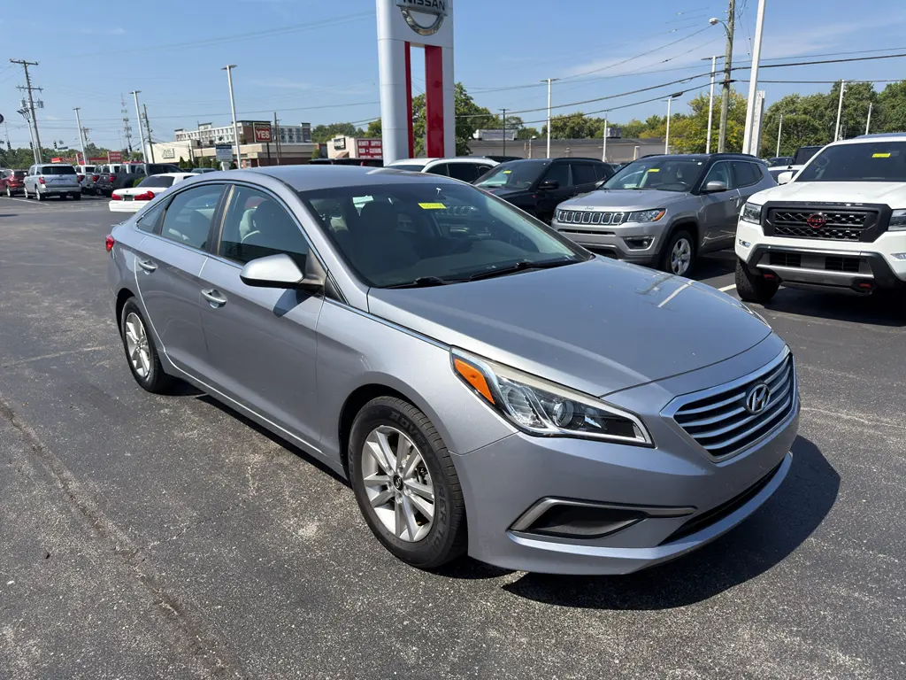 2016 Hyundai Sonata - $9,995