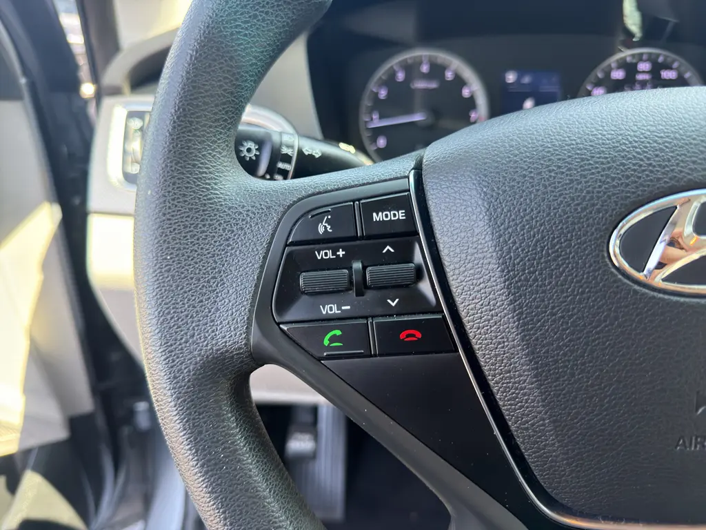 2016 Hyundai Sonata - $9,995