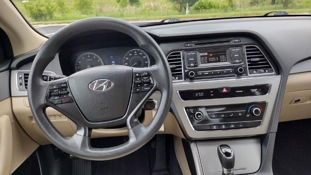 2017 Hyundai SONATA SE