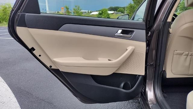 2017 Hyundai SONATA SE