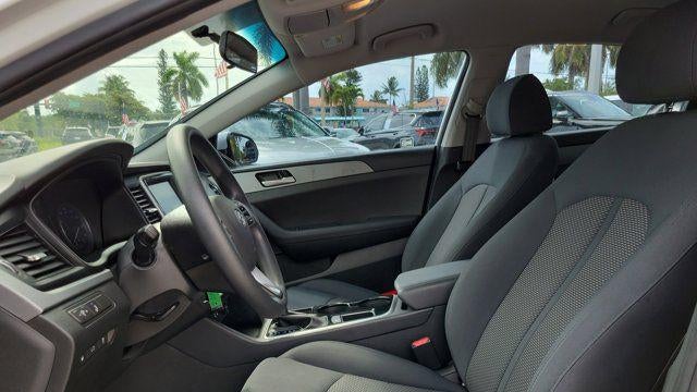 2019 Hyundai SONATA SE