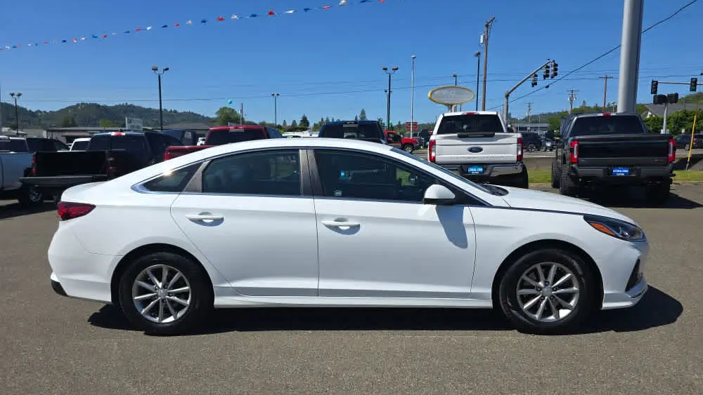 2018 Hyundai SONATA SE