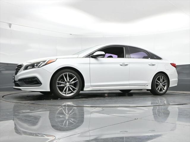 2015 Hyundai Sonata - $10,971
