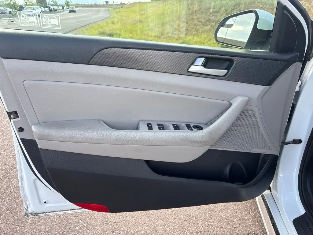 2017 Hyundai Sonata - $13,363