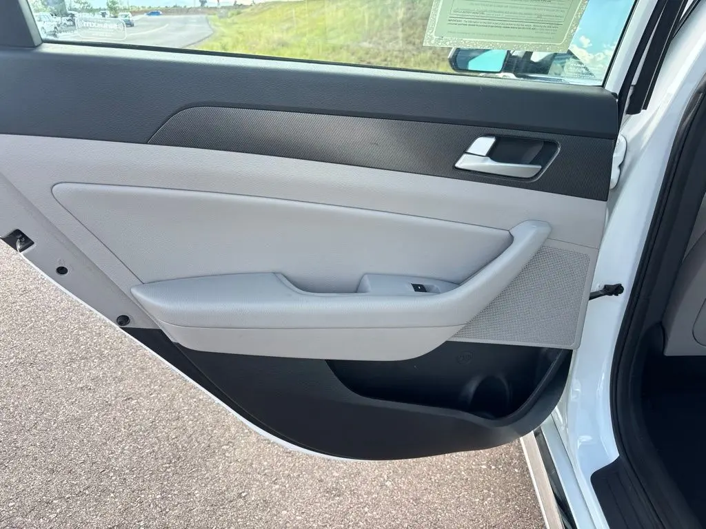 2017 Hyundai Sonata - $13,363