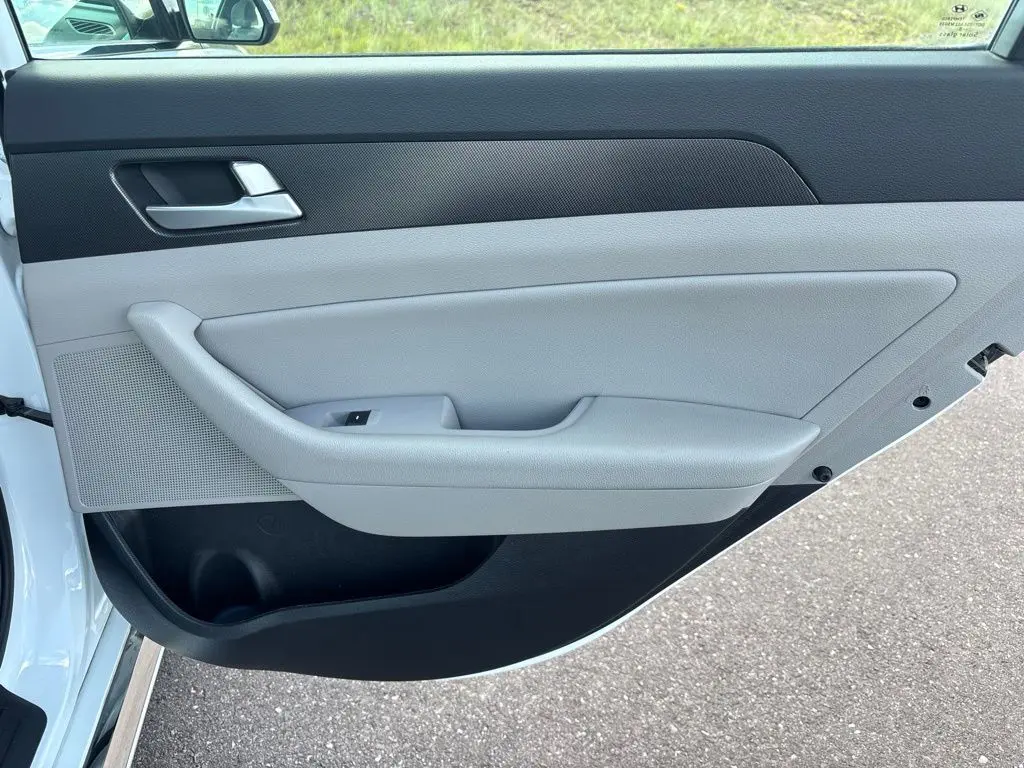 2017 Hyundai Sonata - $13,363