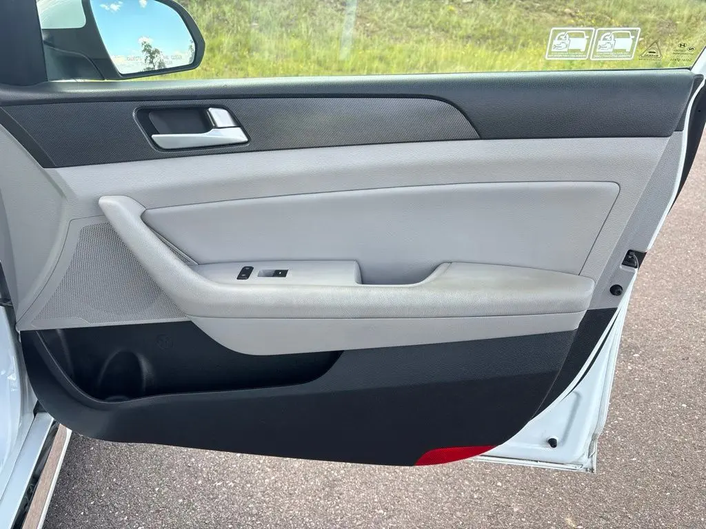 2017 Hyundai Sonata - $13,363