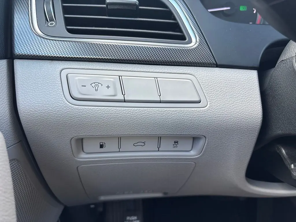 2017 Hyundai Sonata - $13,363