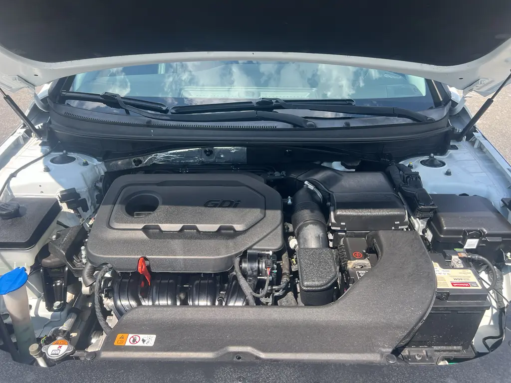 2015 Hyundai Sonata - $9,780