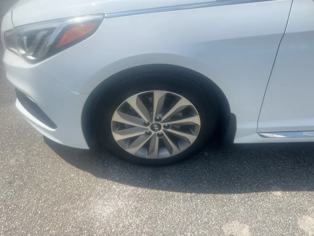 2015 Hyundai Sonata - $9,780