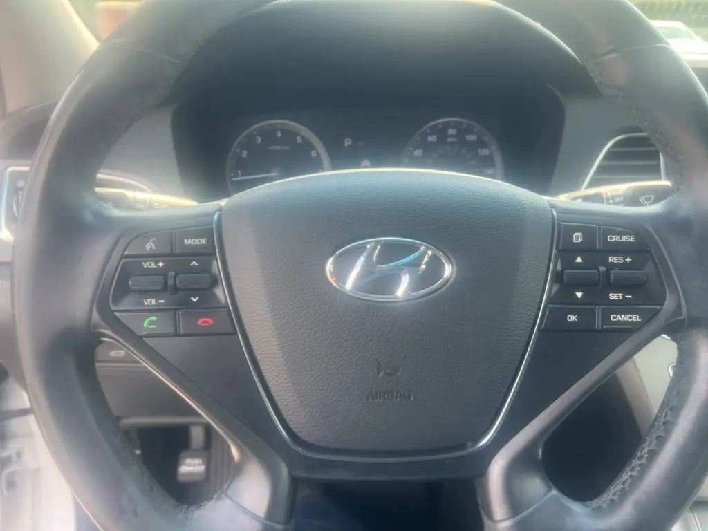 2015 Hyundai Sonata - $9,780