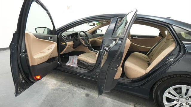 2012 Hyundai SONATA GLS