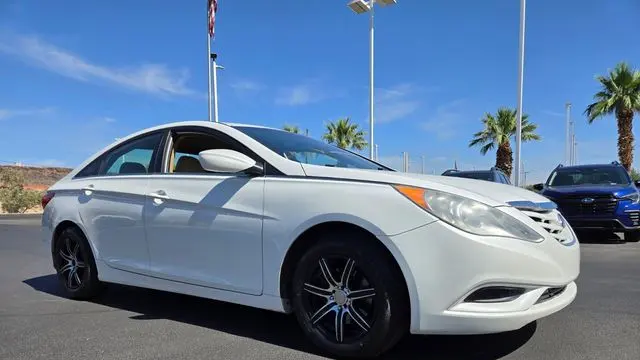 2012 Hyundai SONATA GLS