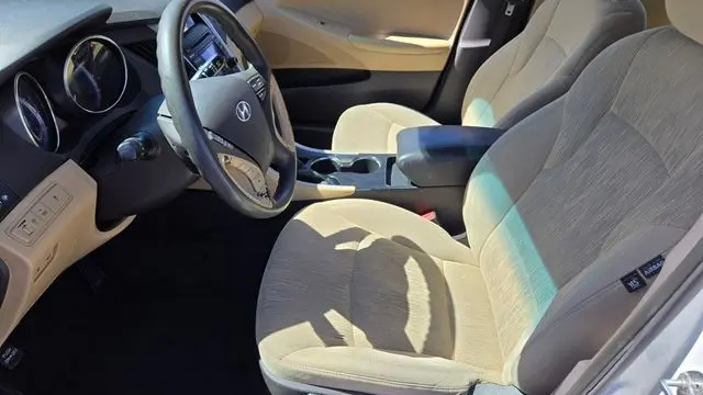 2012 Hyundai SONATA GLS
