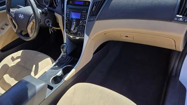 2012 Hyundai SONATA GLS