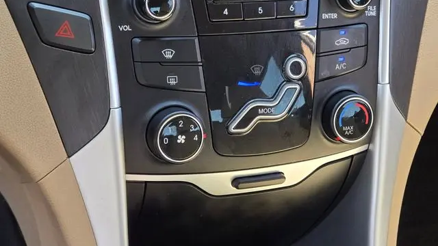 2012 Hyundai SONATA GLS