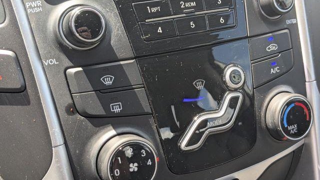 2013 Hyundai SONATA GLS