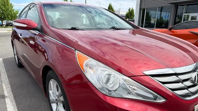 2011 Hyundai SONATA SE