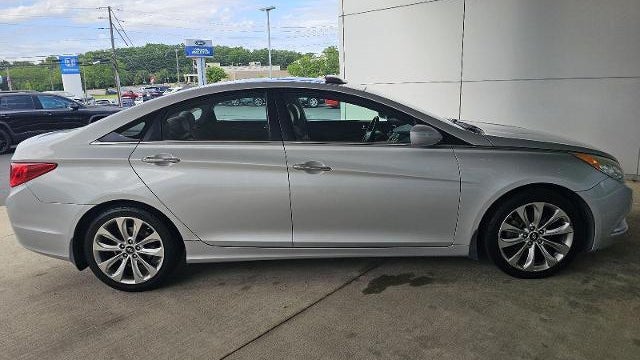 2013 Hyundai SONATA SE