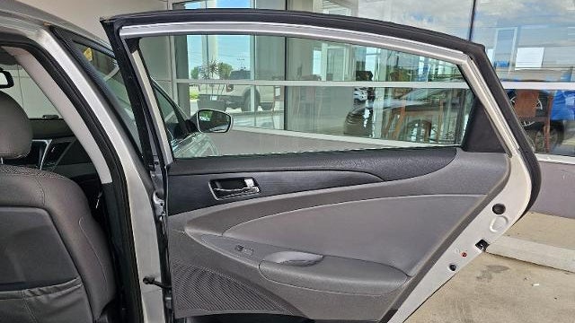 2013 Hyundai SONATA SE