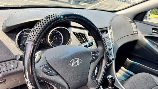 2011 Hyundai SONATA SE
