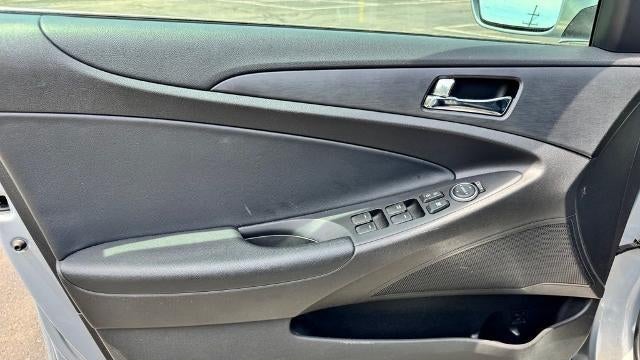 2011 Hyundai SONATA SE