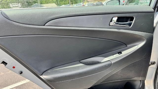 2011 Hyundai SONATA SE