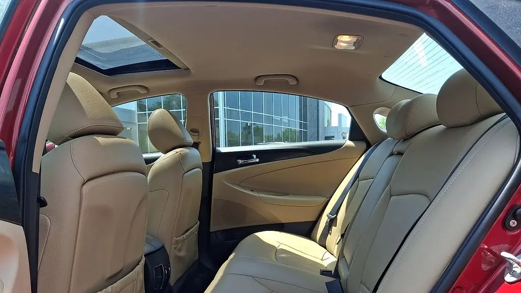2011 Hyundai SONATA SE
