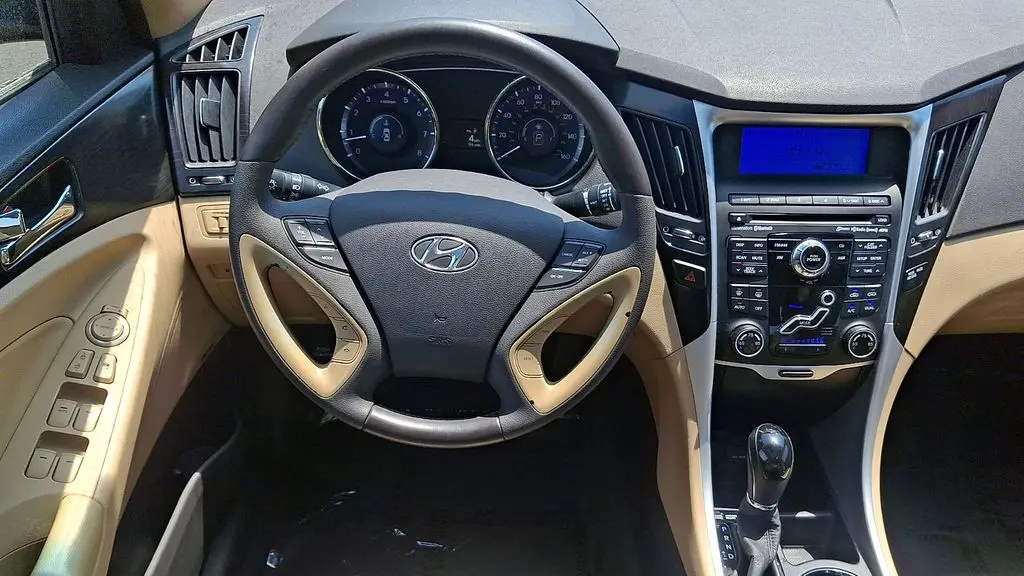 2011 Hyundai SONATA SE