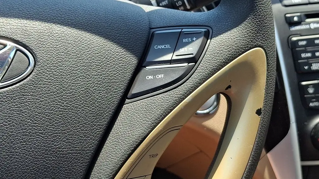 2011 Hyundai SONATA SE