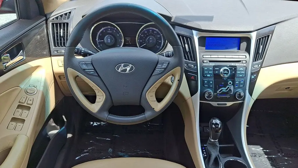 2011 Hyundai SONATA SE