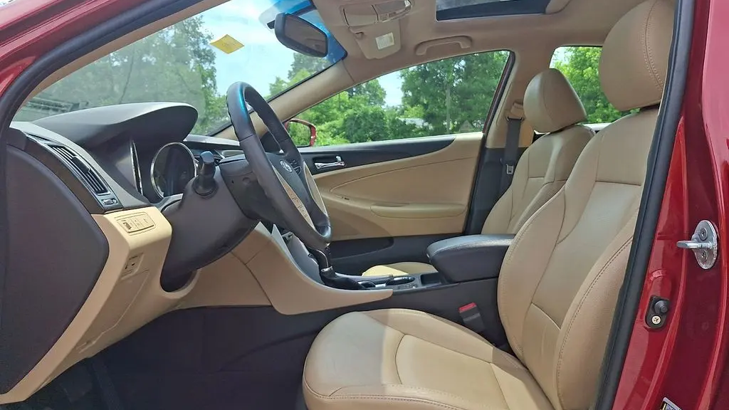 2011 Hyundai SONATA SE