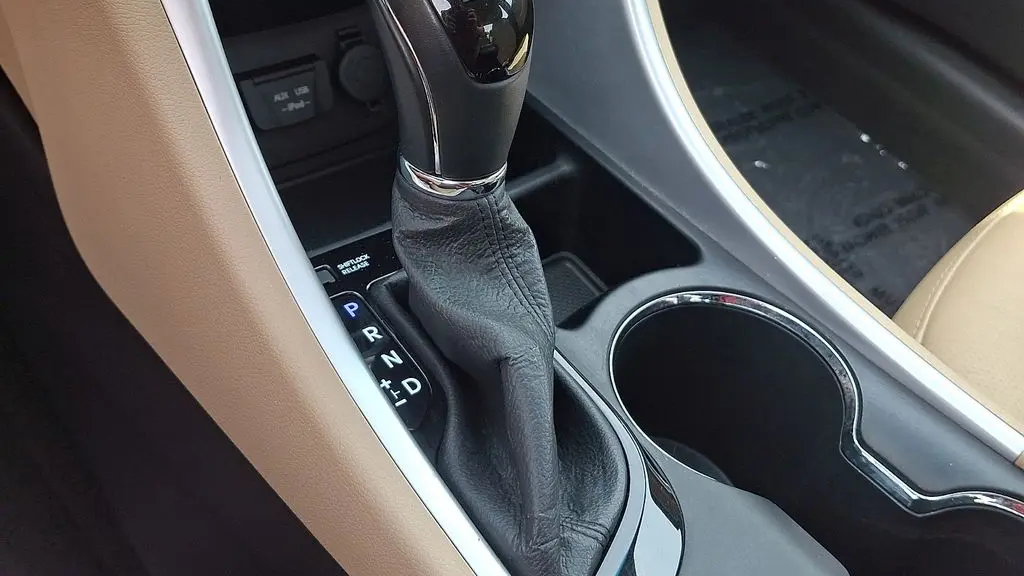 2011 Hyundai SONATA SE