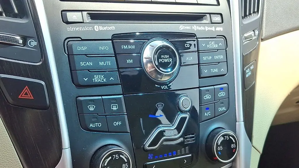 2011 Hyundai SONATA SE