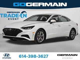 2020 Hyundai SONATA with Quartz White Exterior