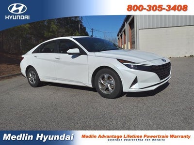2022 Hyundai Elantra SE 4DR Sedan