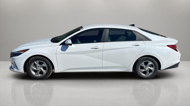2022 Hyundai ELANTRA SE