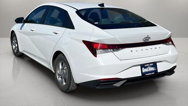 2022 Hyundai ELANTRA SE