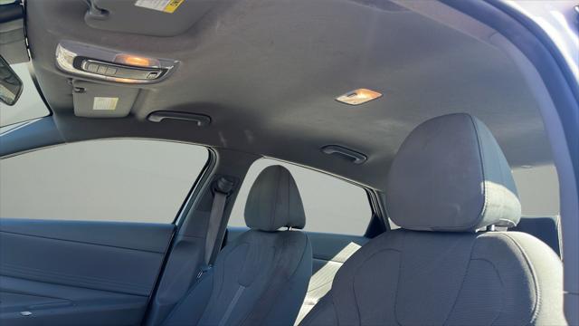 2022 Hyundai ELANTRA SE