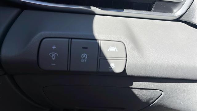 2022 Hyundai ELANTRA SE