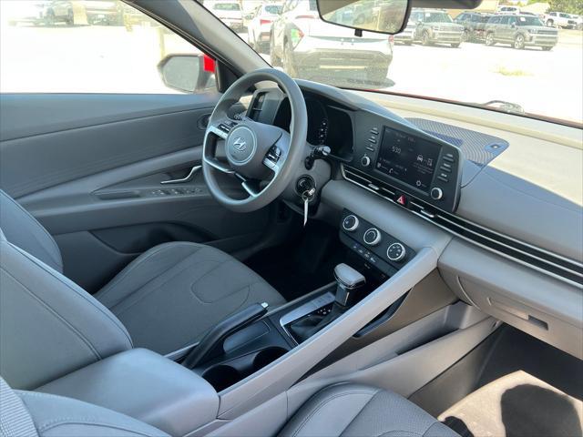 2022 Hyundai Elantra - $13,940