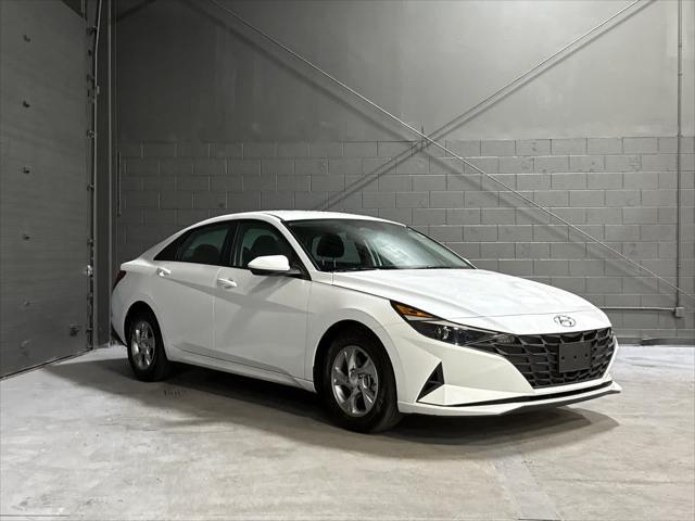 2022 Hyundai Elantra - $14,009