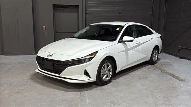 2022 Hyundai Elantra - $14,009