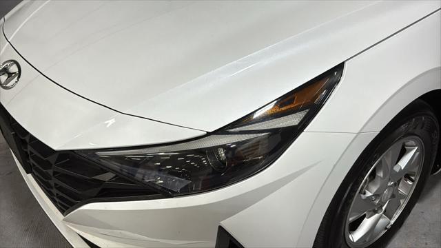 2022 Hyundai Elantra - $14,009