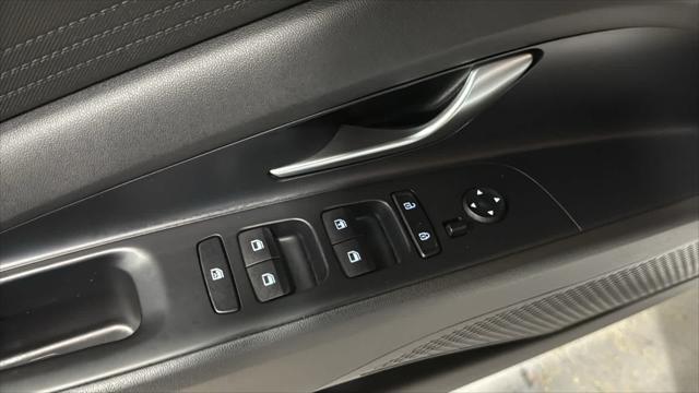 2022 Hyundai Elantra - $14,009