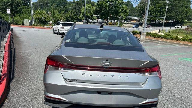 2022 Hyundai ELANTRA SE